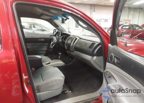 2013 Toyota Tacoma Base V6 z USA, uszkodzony, nr VIN 3TMLU4EN1DM106960